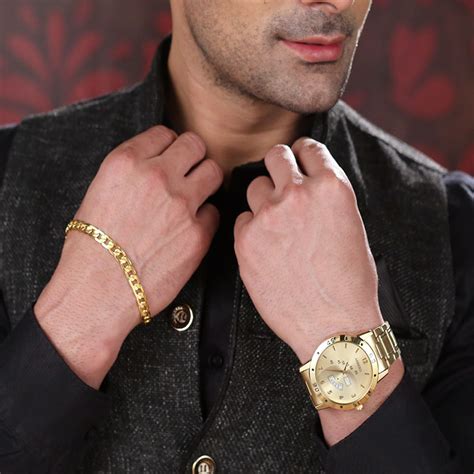 how to wear gold watches